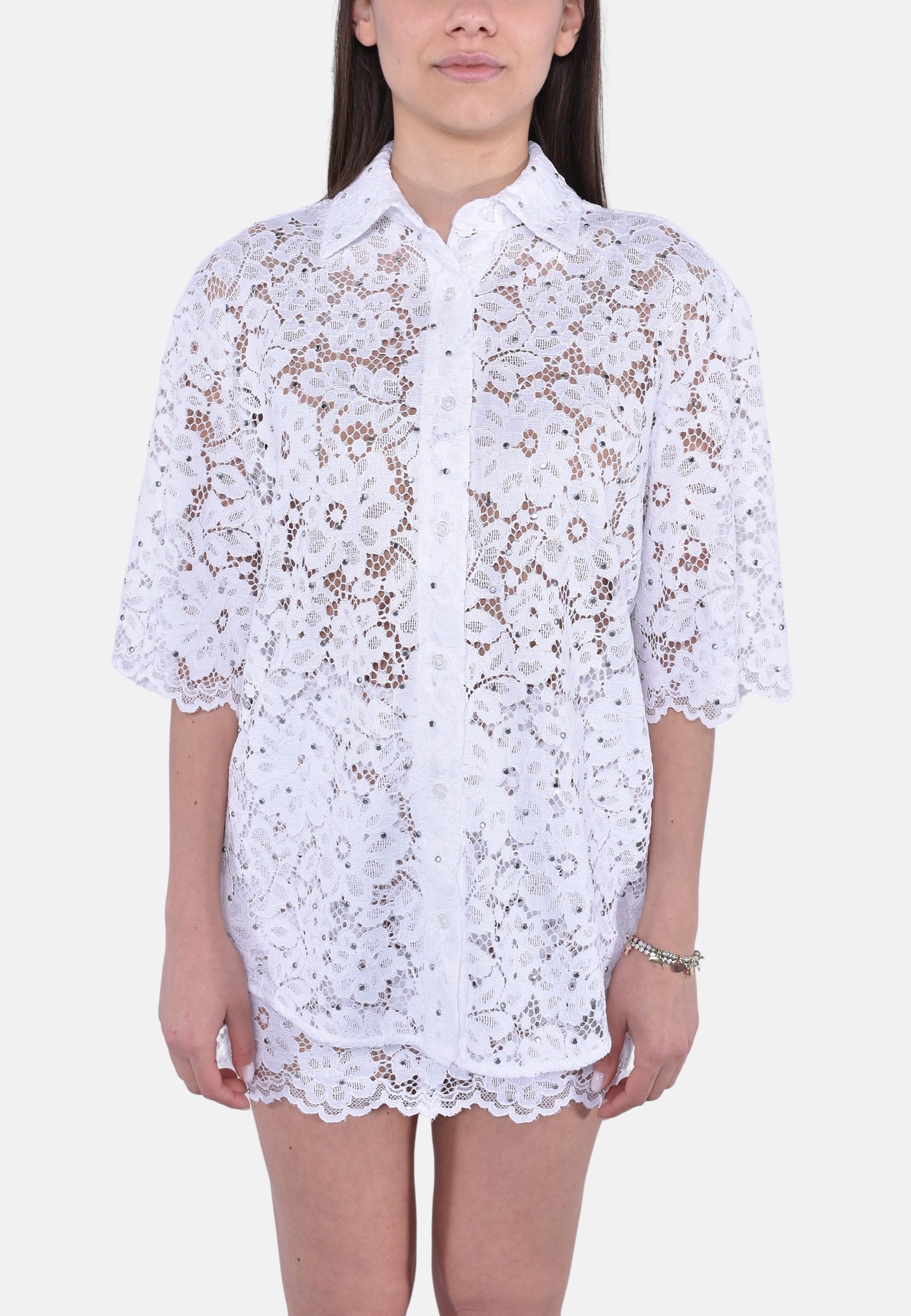Camicia in pizzo floreale cordonato con borchie